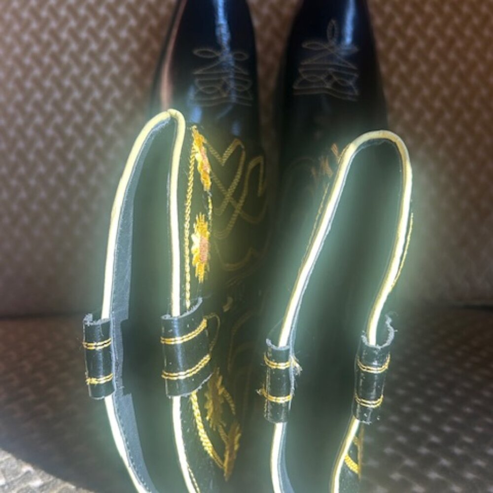 Urban Outfitters Daisy Embroidered Patent Leather Western Cowboy Boots - Picture 2 of 16